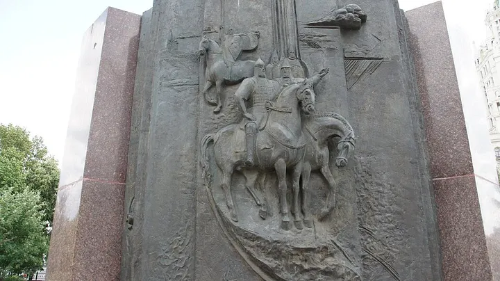 Памятник пограничникам на Яузе.