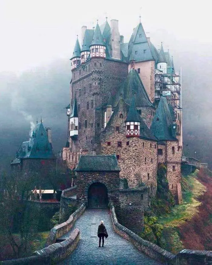 Германский замок Эльц.